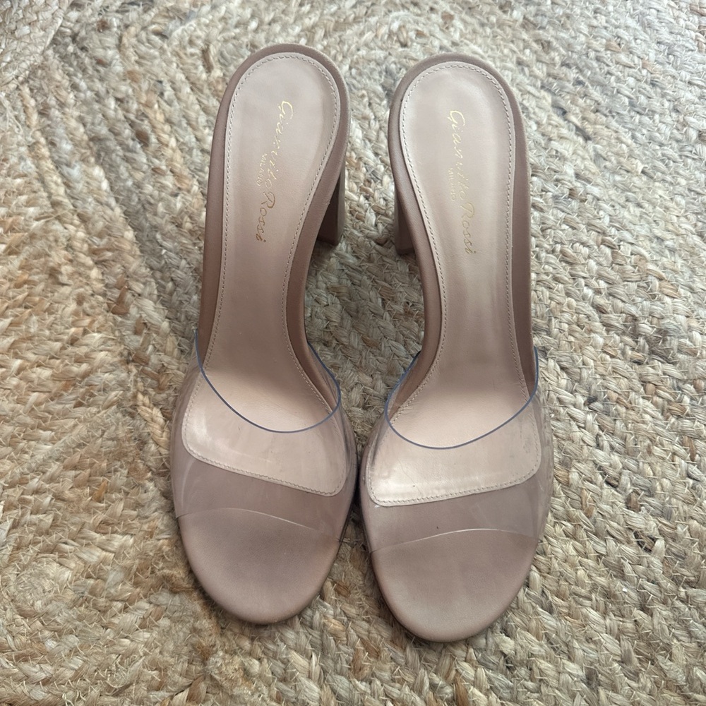 Leather and vinyl nude heels, size 9. Gianvitto Rossi. Worn 3 times like new.